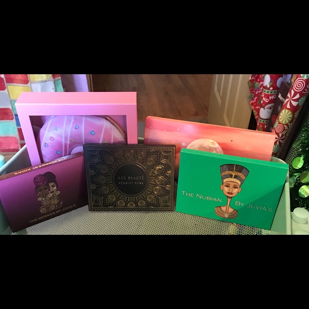 Makeup Bundle Glamlite, lunar beauty and Juvias place